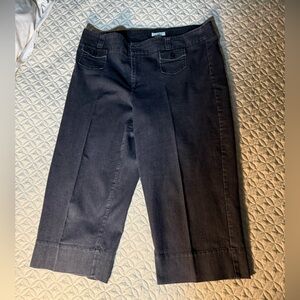 Cato Black crop pants with 4 button pockets. Light stretch.